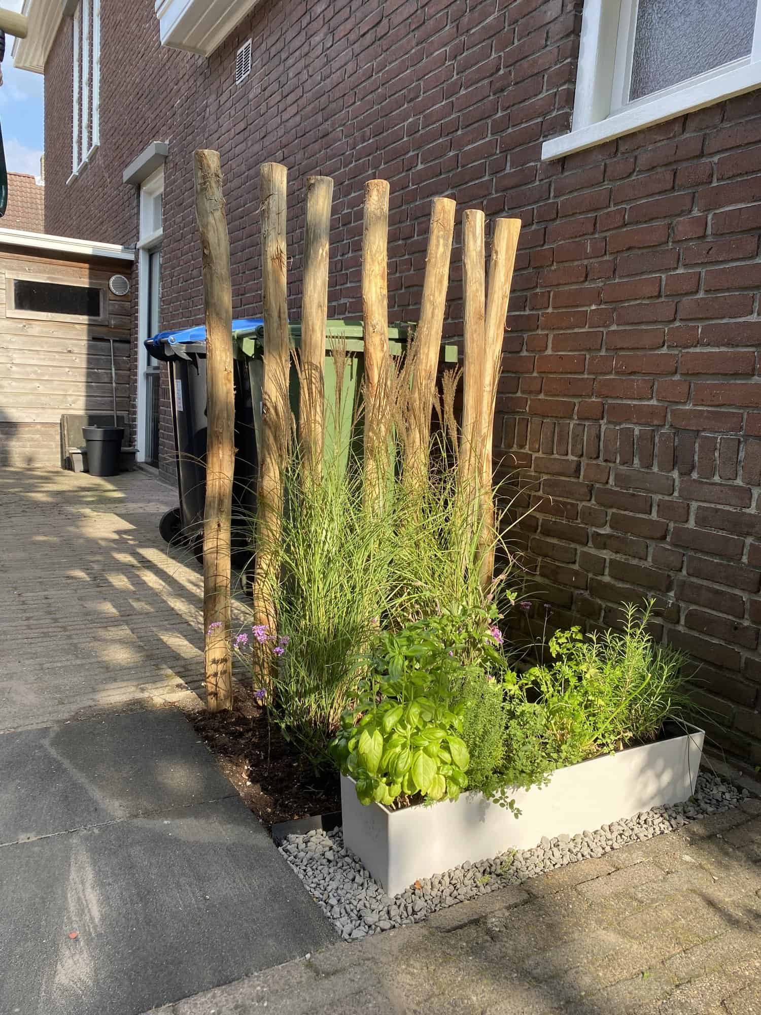 Robinia palen met een hoogte van 180 cm en een diameter van 6-8 cm Adequat