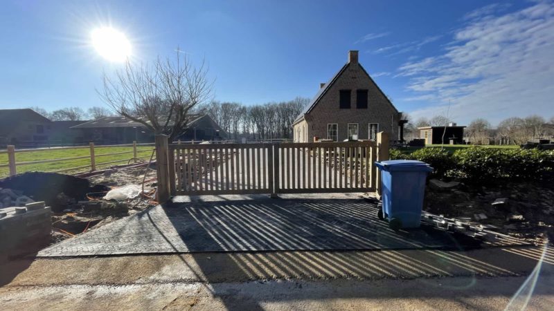 Houten inrijpoort eiken