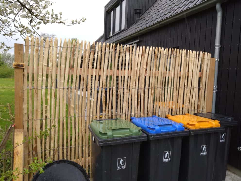 Frans schapenhek kastanje 200 hoog, latafstand 2 cm voor het afschermen van de kliko's