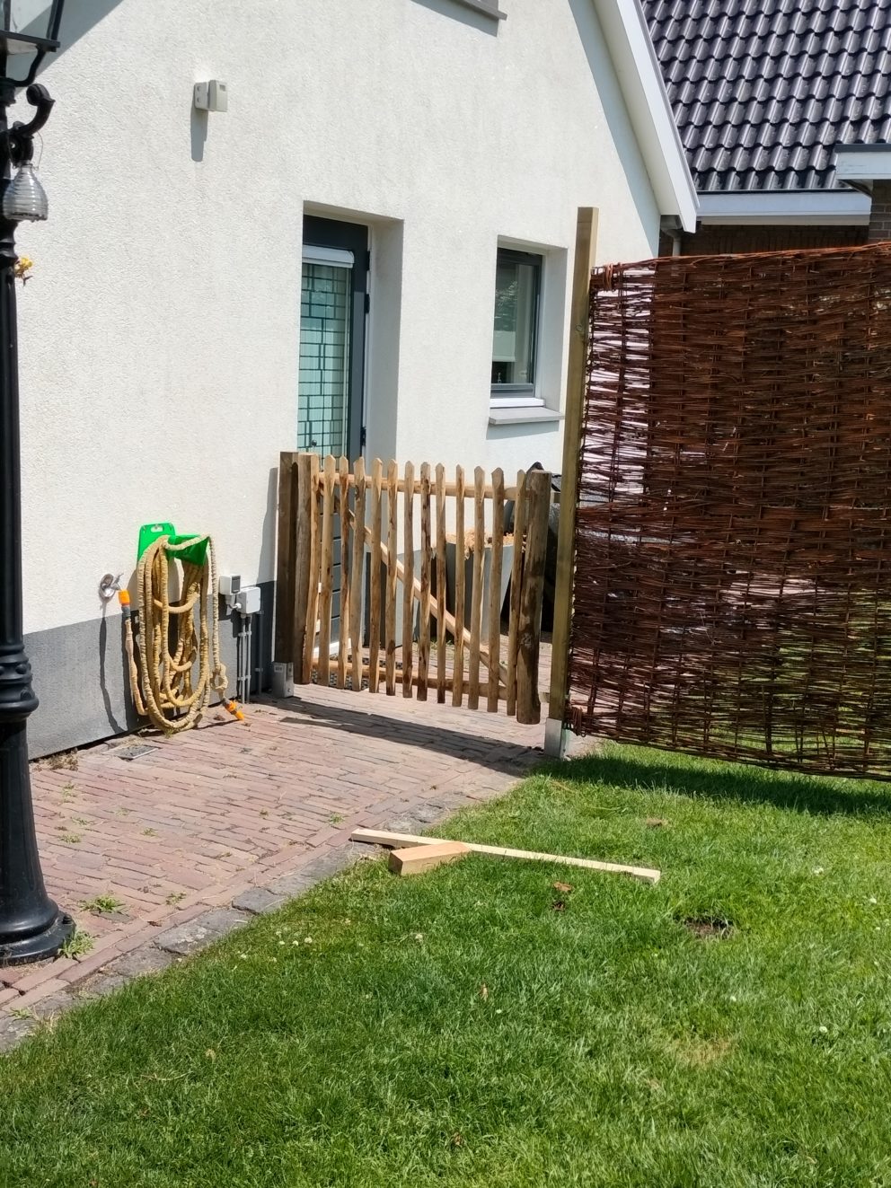 Franse rondhoutpoort van kastanjehout met een hoogte van 100 cm en een breedte van 120 cm Adequat