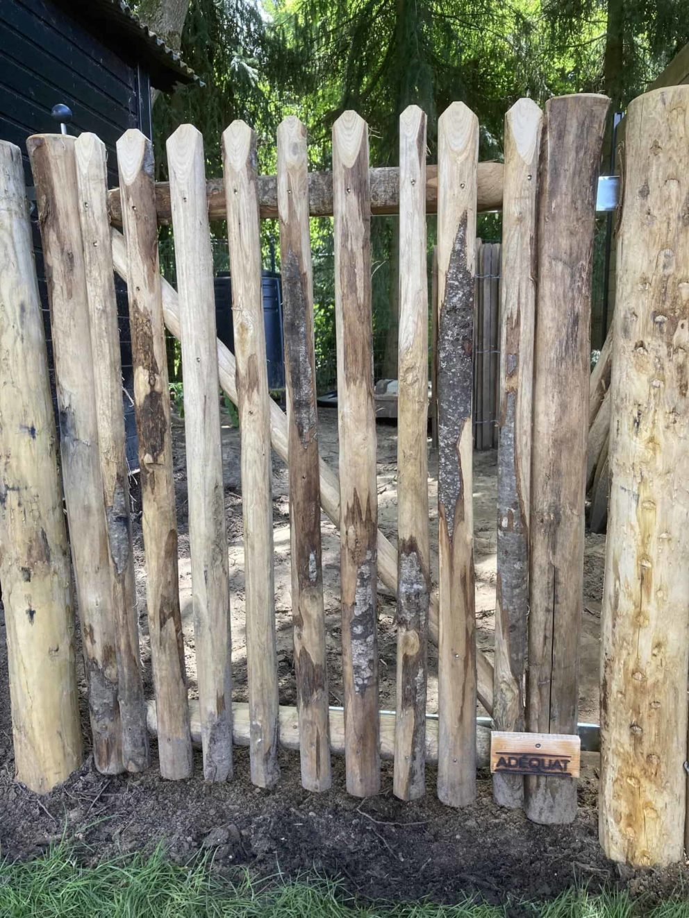 Franse rondhoutpoort van kastanjehout met een hoogte van 100 cm en een breedte van 80 cm Adequat