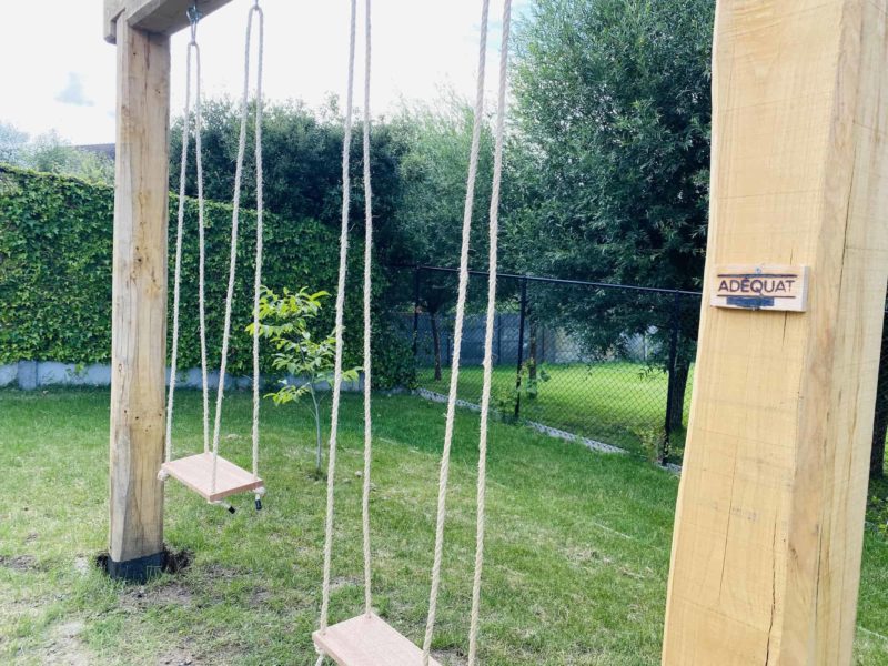 Kastanje houten balk rustiek bezaagd voor schommel - Adéquat