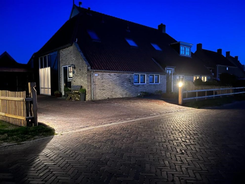 Sfeervolle houten tuinverlichting Bella vierkant rustiek - Adéquat