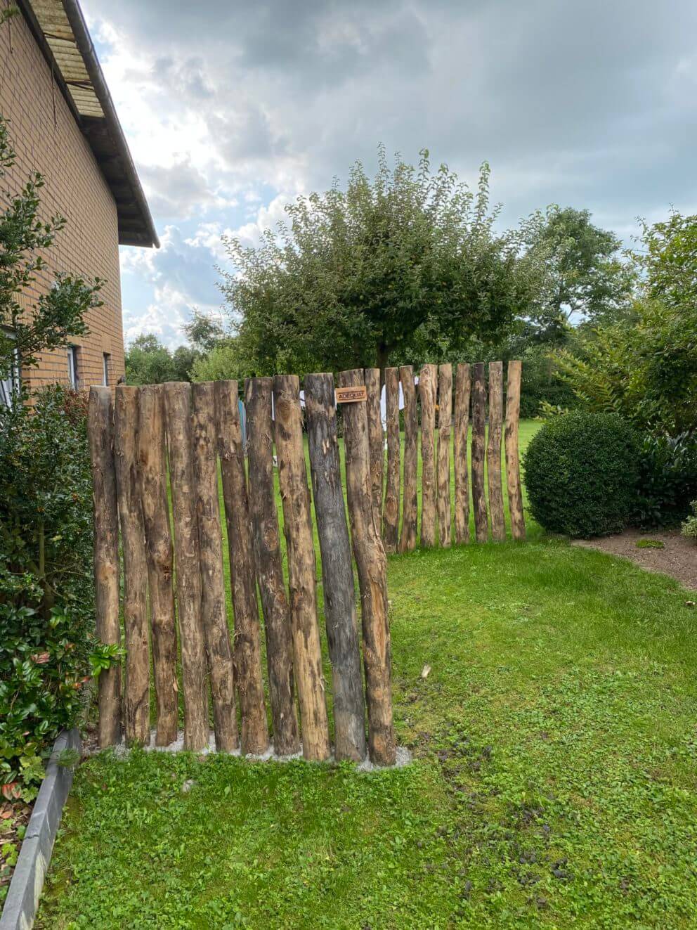 Robinia palen met een hoogte van 200 cm en een diameter van 10-12 cm Adequat