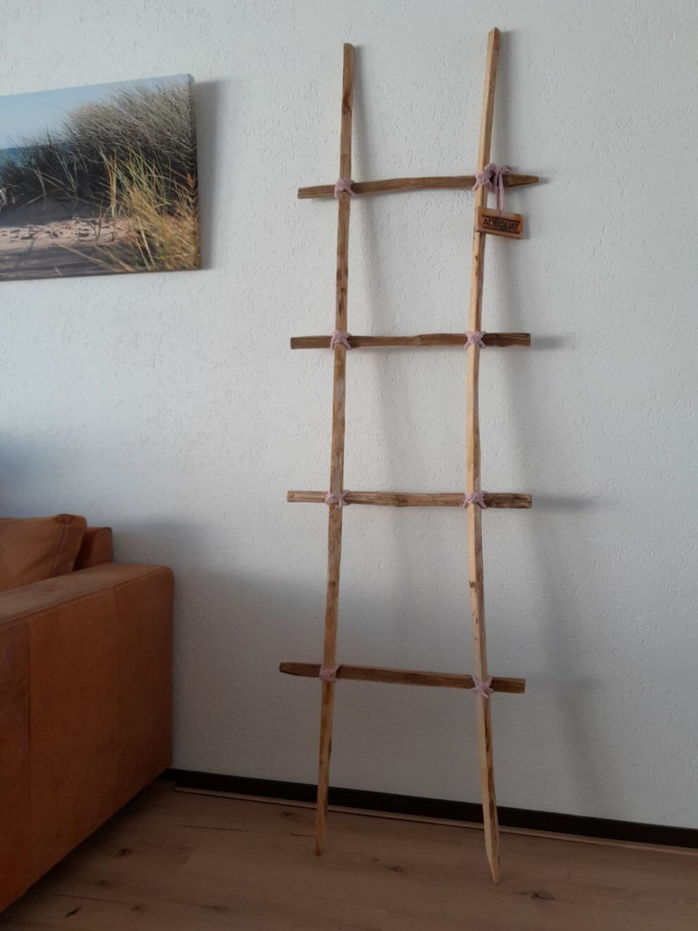 Kastanje rasterlatten van 200 cm lang 1/4 lat gepunt waar een decoratieve ladder van is gemaakt