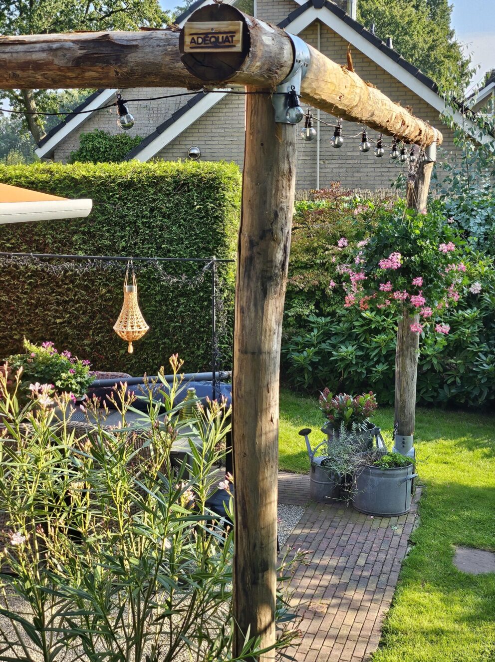 Pergola gemaakt van kastanje paal diameter 13/16 cm en lengte 250 en 500 cm