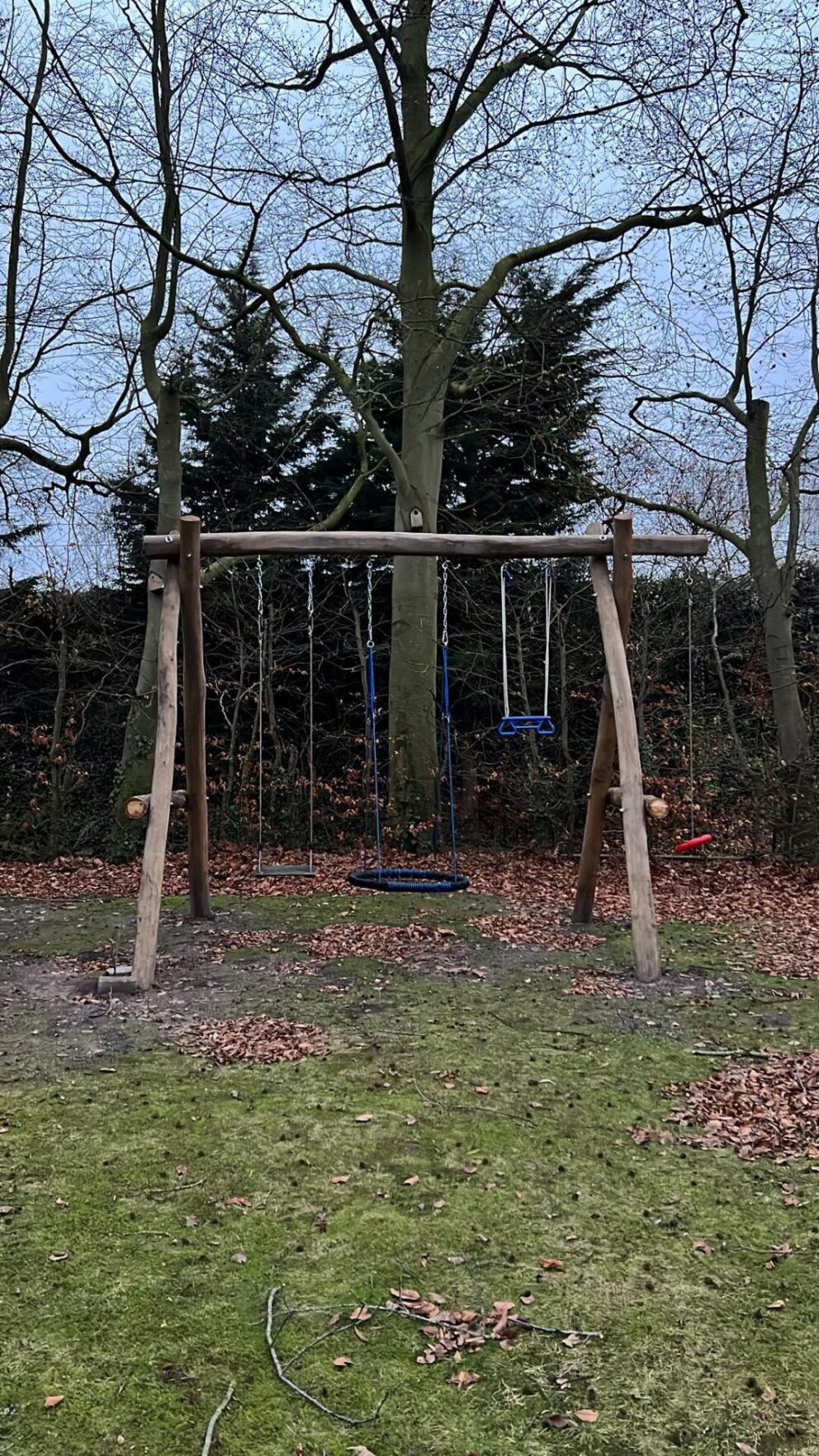 Speeltoestel/schommelrek gemaakt van robinia paal 400 cm lang, diameter 13/15 cm (geschuurd)