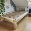 Bed gemaakt van kanstanje balk gezaagd 15x15x250 cm en 6x6x250 cm