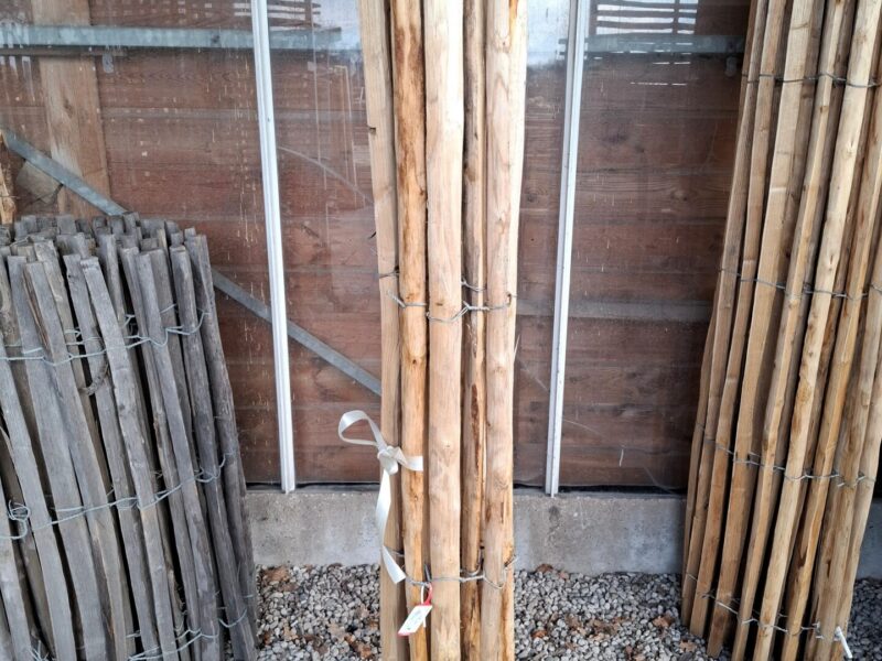 nr 4 Kastanje hekwerk 175 cm hoog latafst.4cm lente 90 cm