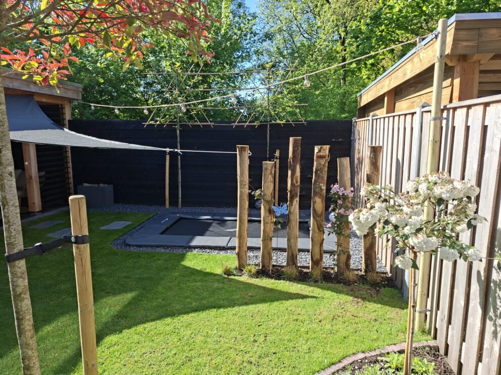 Creatieve palen afrastering van kastanje palen 250 cm lang, diameter 13/16 cm