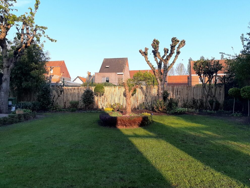 Frans schapenhek 175 cm lang, latafstand 2 cm volledig geplaatst