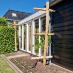 Pergola gemaakt van robinia paal 160 cm lang, diameter 6/8 cm en 350 cm lang, diameter 10/12 cm