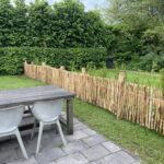 Frans schapenhek kastanje 80 hoog, latafstand 2 cm 2 x5m rol en Kastanje paal 175 cm lang, diameter 13-16 cm, gepunt