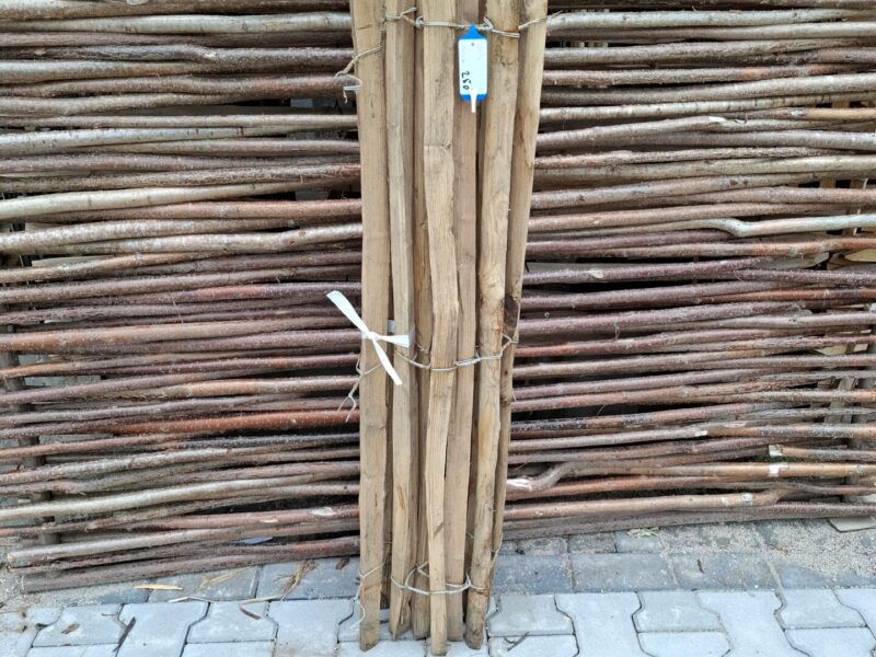 nr 250 schapenhek kastanje 120 cm hoog, latafstand 4 cm 0 reststuk 130 cm