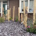 Creatieve palen installatie voor de sier in de voortuin van kastanje palen 120, 150/160, 175 en 200 cm lang, diameter 10/12 cm