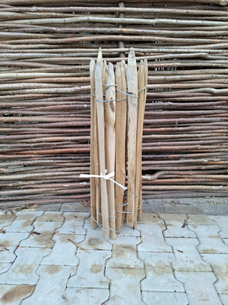 nr 108 kastanje schapenhek - 80 cm hoog - latafstand 8 cm - reststuk 180 cm
