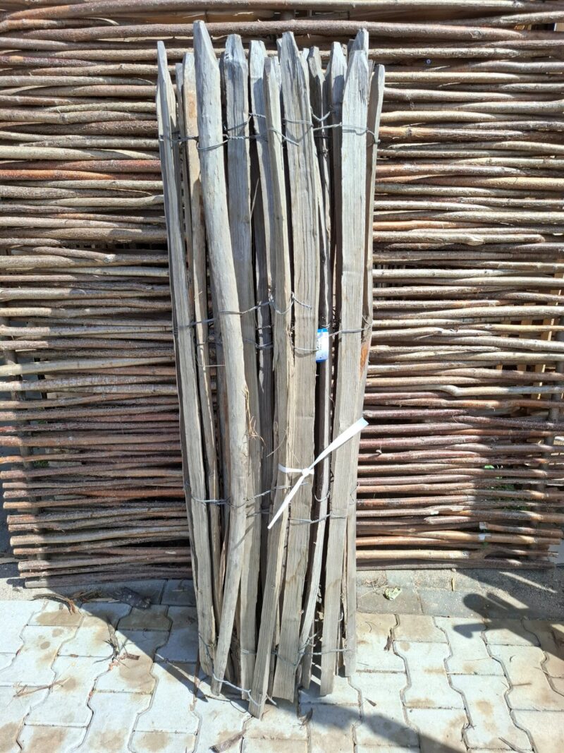 nr 113 schapenhekwerk kastanje - 150 cm hoog - latafstand 6 cm - reststuk 460 cm - 1 latje stuk