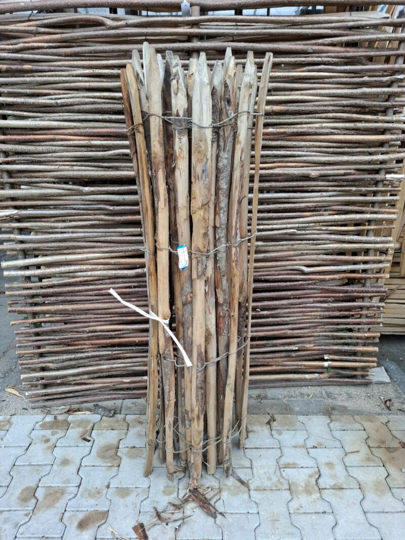 nr 115 kastanje schapenhek 150 cm hoog - latafstand 10 cm - reststuk 410 cm - 1 lat stuk