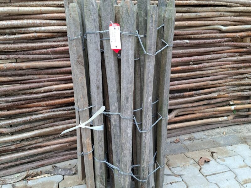 nr 131 robinia schapenhek 80 cm hoog - lataftand 8 cm - reststuk 480 cm