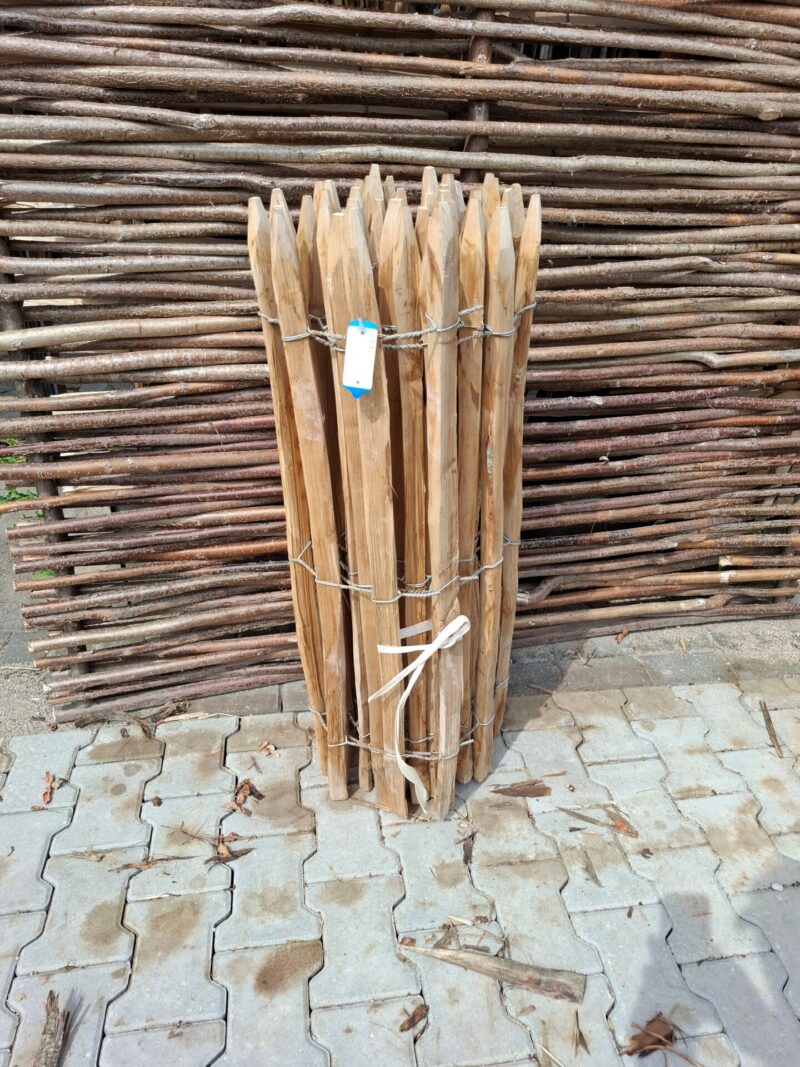 nr 143 kastanje schapenhekwerk - 100 cm hoog - latafstand 6 cm - reststuk 435 cm