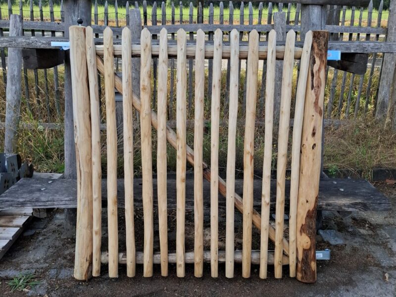 nr 57 kastanje schapenhekpoort 120 cm breed x 120 cm hoog - rechtsdraaiend