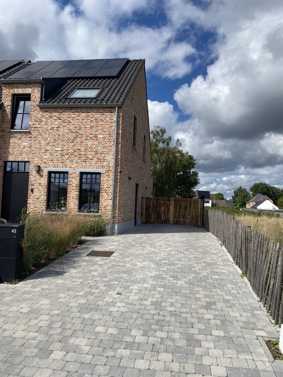 Schapenhek poort kastanje - volgens klantspecificaties 158 breed x 150 hoog, dubbele poort, latten zo dicht mogelijk op elkaar