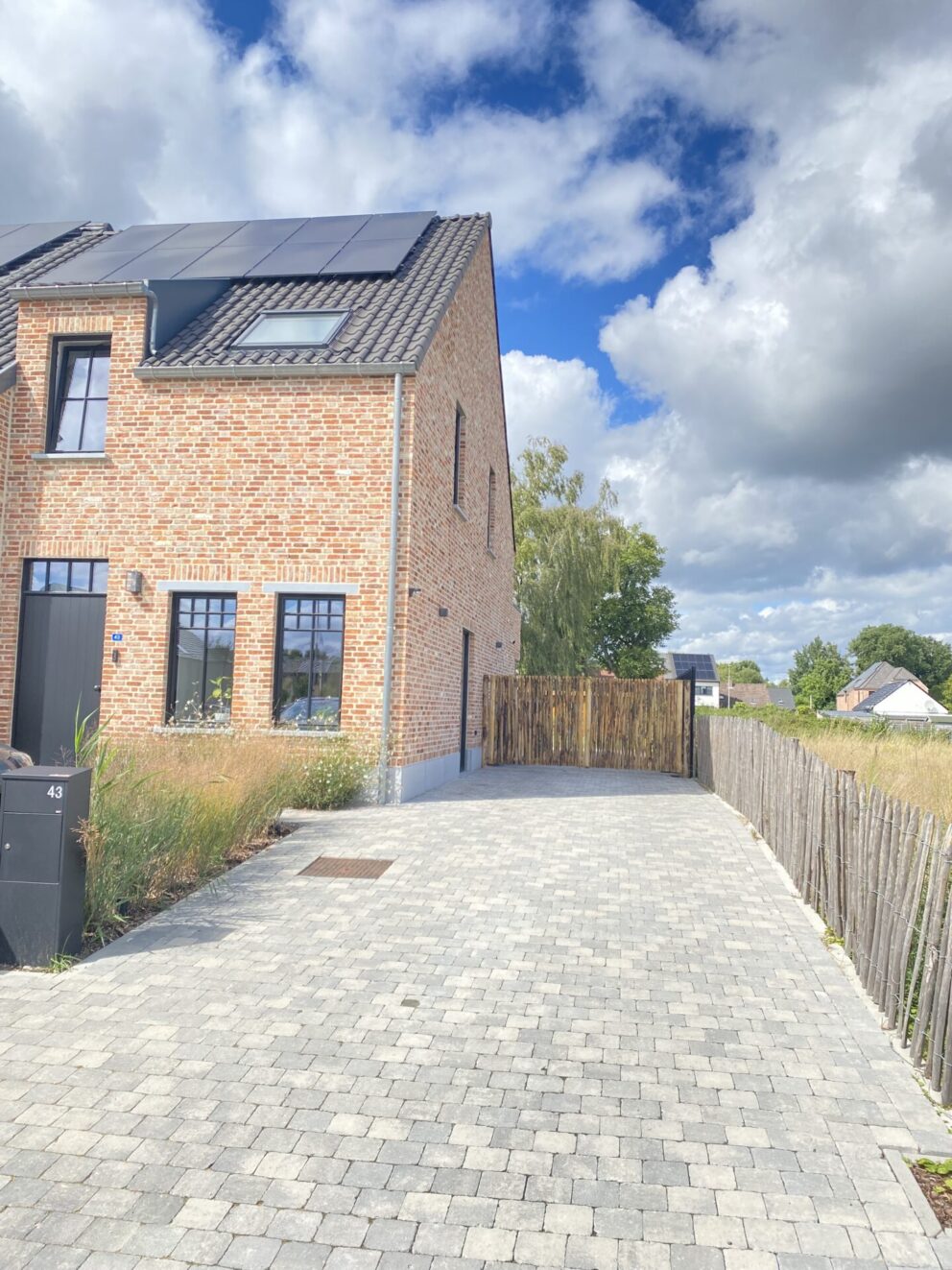 Schapenhek poort kastanje - volgens klantspecificaties 158 breed x 150 hoog, dubbele poort, latten zo dicht mogelijk op elkaar