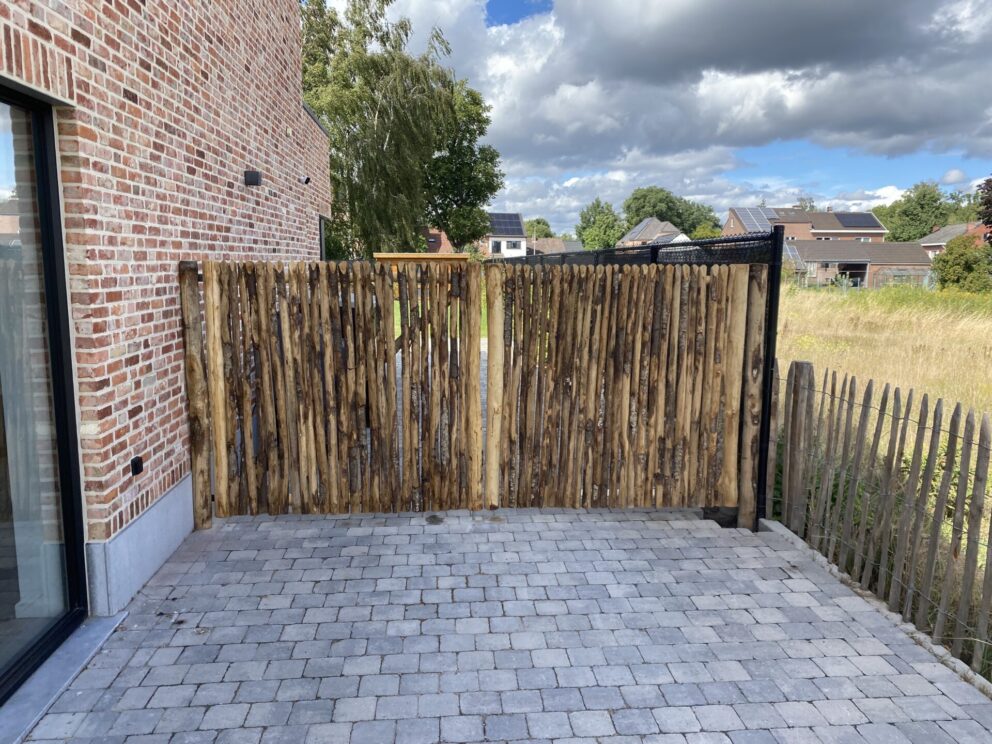 Schapenhek poort kastanje - volgens klantspecificaties 158 breed x 150 hoog, dubbele poort, latten zo dicht mogelijk op elkaar