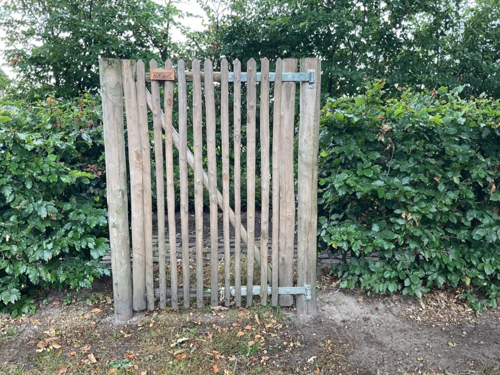 Schapenhek poort enkel 100 cm breed x 150 cm hoog, rechtsdraaiend