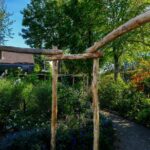 Robinia paal 350 cm lang, diameter 10-12 cm, geschild en ongepunt, robinia paal 300 cm lang, diameter 10-12 cm, geschild en gepunt, robinia paal 400 cm lang, diameter 10-12 cm, geschild en ongepunt, robinia paal 250 cm lang, diameter 10-12 cm lang, geschild en gepunt, pergola