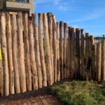 Kastanje paal 250 cm lang, diameter 10-12 cm, gepunt, kastanje paal 175 cm lang, diameter 10-12 cm, gepunt, kastanje paal 150/160 cm lang, diameter 10-12 cm, gepunt, kastanje paal 120 cm lang, diameter 10-12 cm, gepunt, kastanje paal200 cm lang, diameter 10-12 cm lang, gepunt, kastanje paal 250 cm lang, diameter 13-16 cm-ongepunt