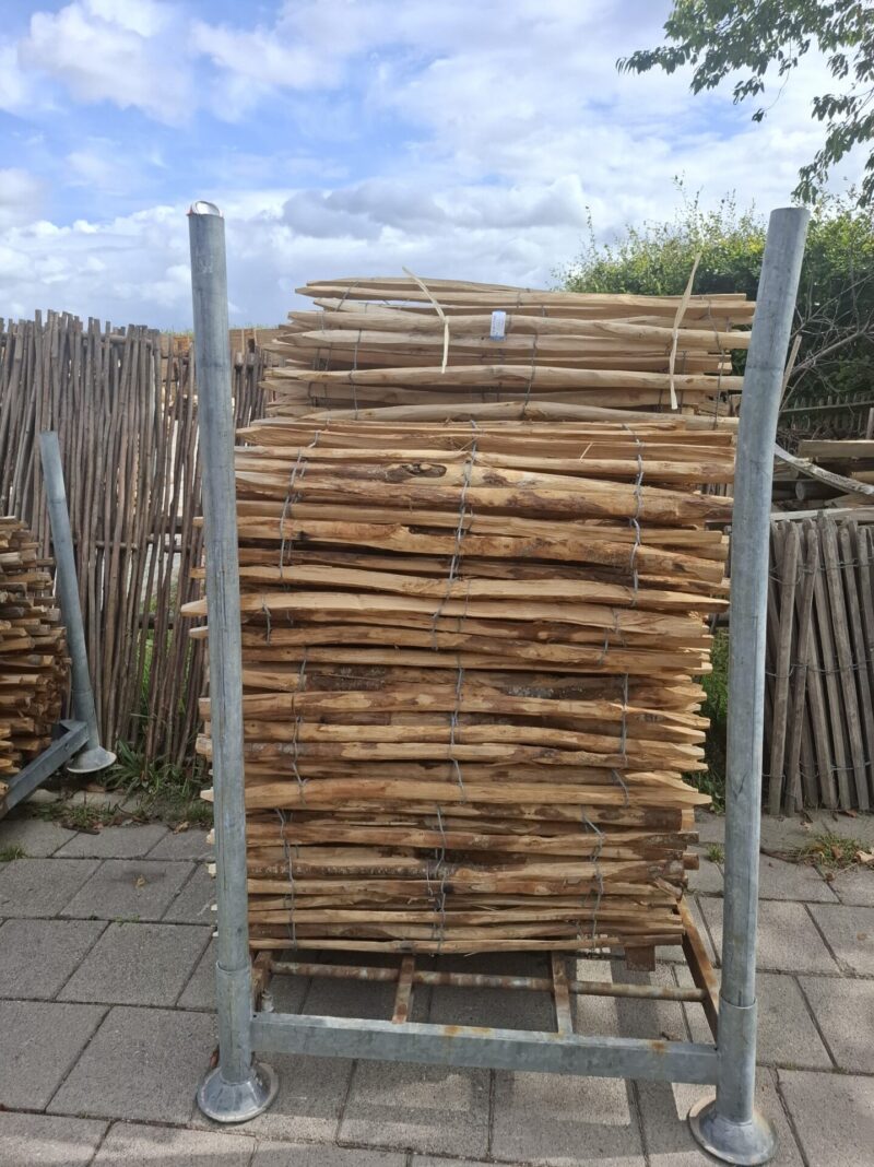 Schapenhekwerk kastanje - hoogte varieert van 95 cm tot 105 cm - latafstand 4 cm - 1000 cm lang