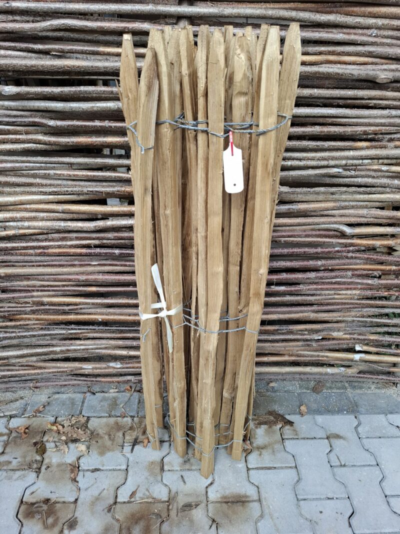 nr 151 schapenhekwerk kastanje - 120 cm hoog - latafstand 6 cm - 230 cm lang