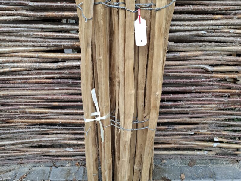 nr 151 schapenhekwerk kastanje - 120 cm hoog - latafstand 6 cm - 230 cm lang