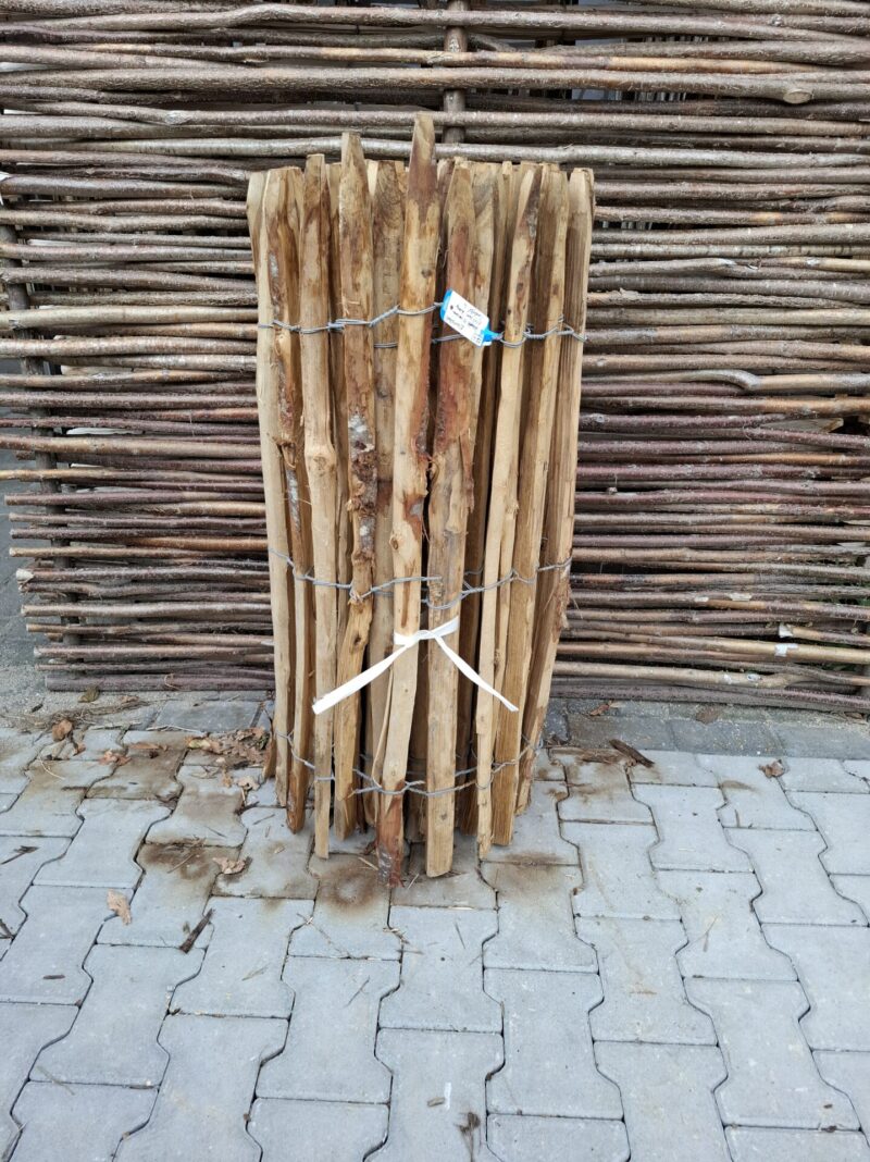nr 156 schapenhekwerk kastanje - 100 cm hoog - latafstand 4 cm - 500 cm lang - 1 latje stuk