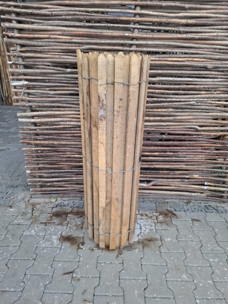 nr 161 schapenhekwerk kastanje - 120 cm hoog - latafstand 2 cm - 500 cm lang