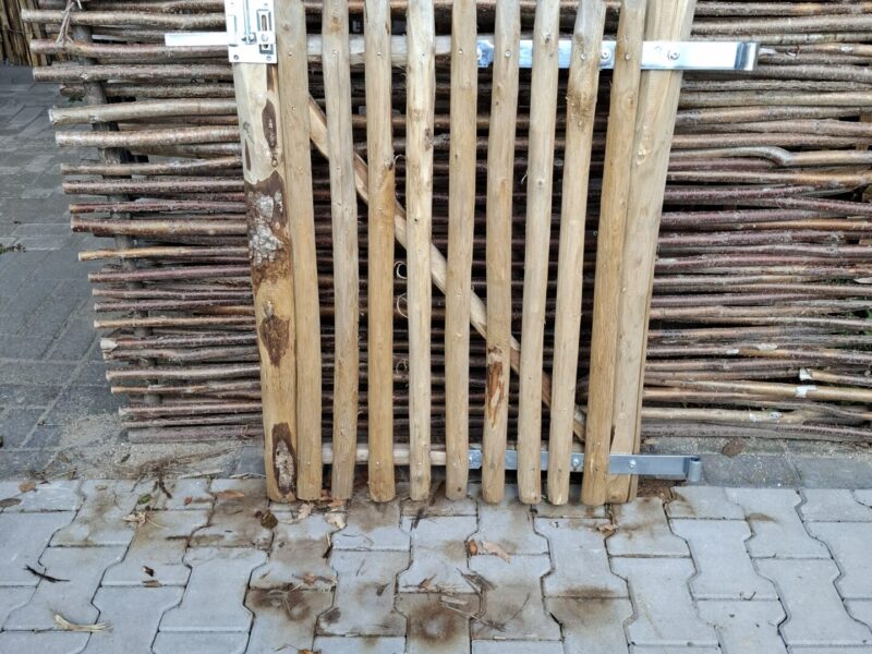 nr 2 schapenhek poort kastanjehout - 80 cm breed x 100 cm hoog - rechtsdraaiend