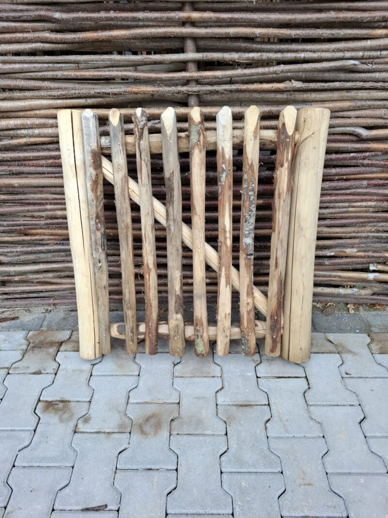 nr 83 schapenhek poort kastanje - 80 cm breed x 80 cm hoog - zonder hang en sluitwerk