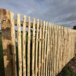 Luxe schapenhekpoort kastanje dubbel, 150 x 150 cm, plantpaal kastanje rustiek 16 x 16 x 250 cm, Frans schapenhek kastanje 150 cm hoog, latafstand 4 cm, 2 x 5 meter rol, kastanje paal 250 cm lang, diameter 7/9 cm, kastanje paal 250 cm, diameter 10/12 cm