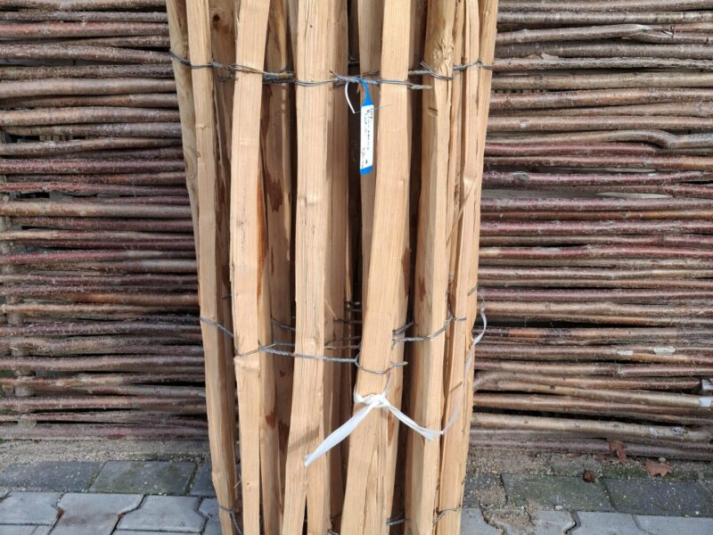 Nr 181 Frans Schapenhek kastanje 100 cm hoog, latafstand 4 cm. Lengte 320 cm