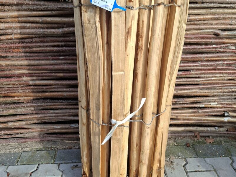 Nr 184 Frans Schapenhek kastanje 100 cm hoog, latafstand 4 cm. Lengte 410 cm