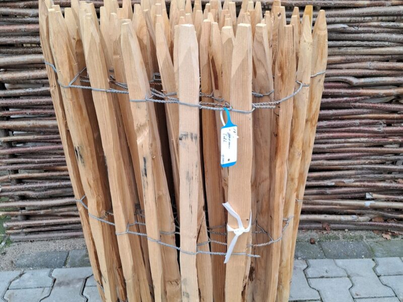 Nr 192 Frans Schapenhek kastanje 100 cm hoog, latafstand 6 cm. Lengte 950 cm