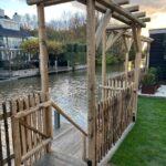 Kastanje paal 4-zijdig, ronde hoeken diameter 10 cm, lengte 270 cm, kastanje rasterlat, halfrond en gepunt, 100 cm lang, kastanje paal 200 cm lang, diameter 7/9 cm halfrond, kastanje paal 250 cm lang, diameter 7/9 cm, halfrond, kastanje paal 250 cm lang, diameter 7/9 cm, gepunt