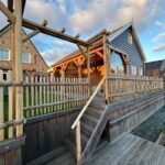 Kastanje paal 4-zijdig, ronde hoeken diameter 10 cm, lengte 270 cm, kastanje rasterlat, halfrond en gepunt, 100 cm lang, kastanje paal 200 cm lang, diameter 7/9 cm halfrond, kastanje paal 250 cm lang, diameter 7/9 cm, halfrond, kastanje paal 250 cm lang, diameter 7/9 cm, gepunt