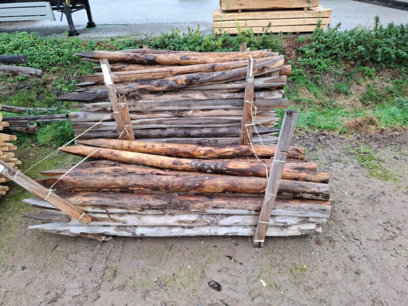 Kastanje palen - 225 cm lang - diameter 9/12 cm gepunt! - prijs per stuk