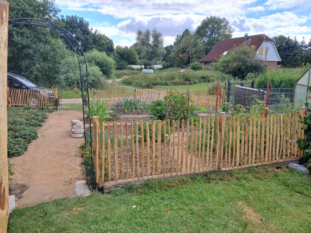 staketenzaun-lattenabstand-4-cm-80-cm-hoch-kastanie