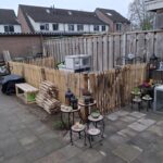 Frans schapenhek kastanje 100 cm hoog, latafstand 2 cm en schapenhek poort kastanje enkel, 120 cm breed, 100 cm hoog, linksdraaiend