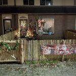 Frans schapenhek kastanje 100 cm hoog, latafstand 2 cm en schapenhek poort kastanje enkel, 120 cm breed, 100 cm hoog, linksdraaiend