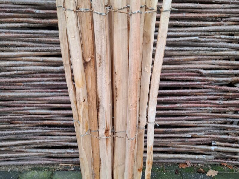 Nr 150 Schapenhek poort kastanje 120 cm hoog, latafstand 6 cm. Lengte 240 cm.