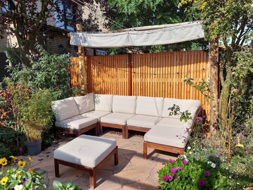 Kastanje paal 350 cm lang, diameter 13/16 cm, ongepunt en kastanje paal 350 cm lang, diameter 7/9 cm, ongepunt, pergola met schaduwdoek